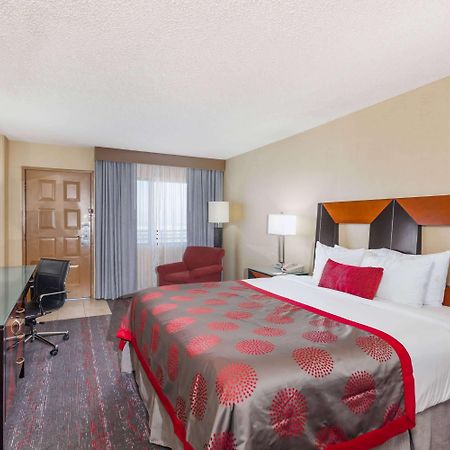Ramada By Wyndham San Diego National City Kültér fotó